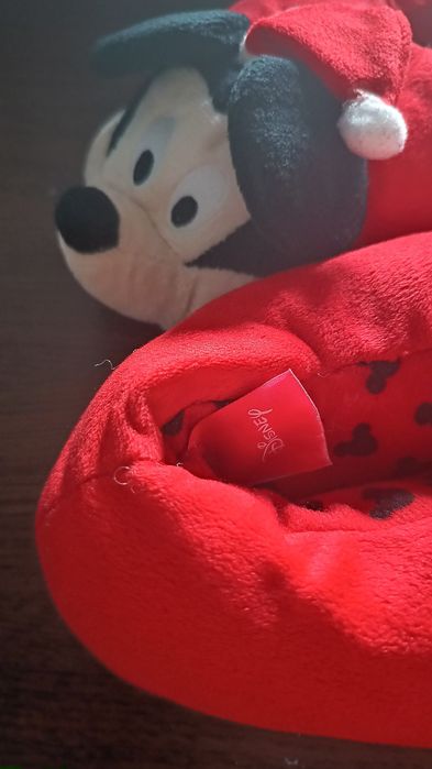 Vând papuci de casa Disney