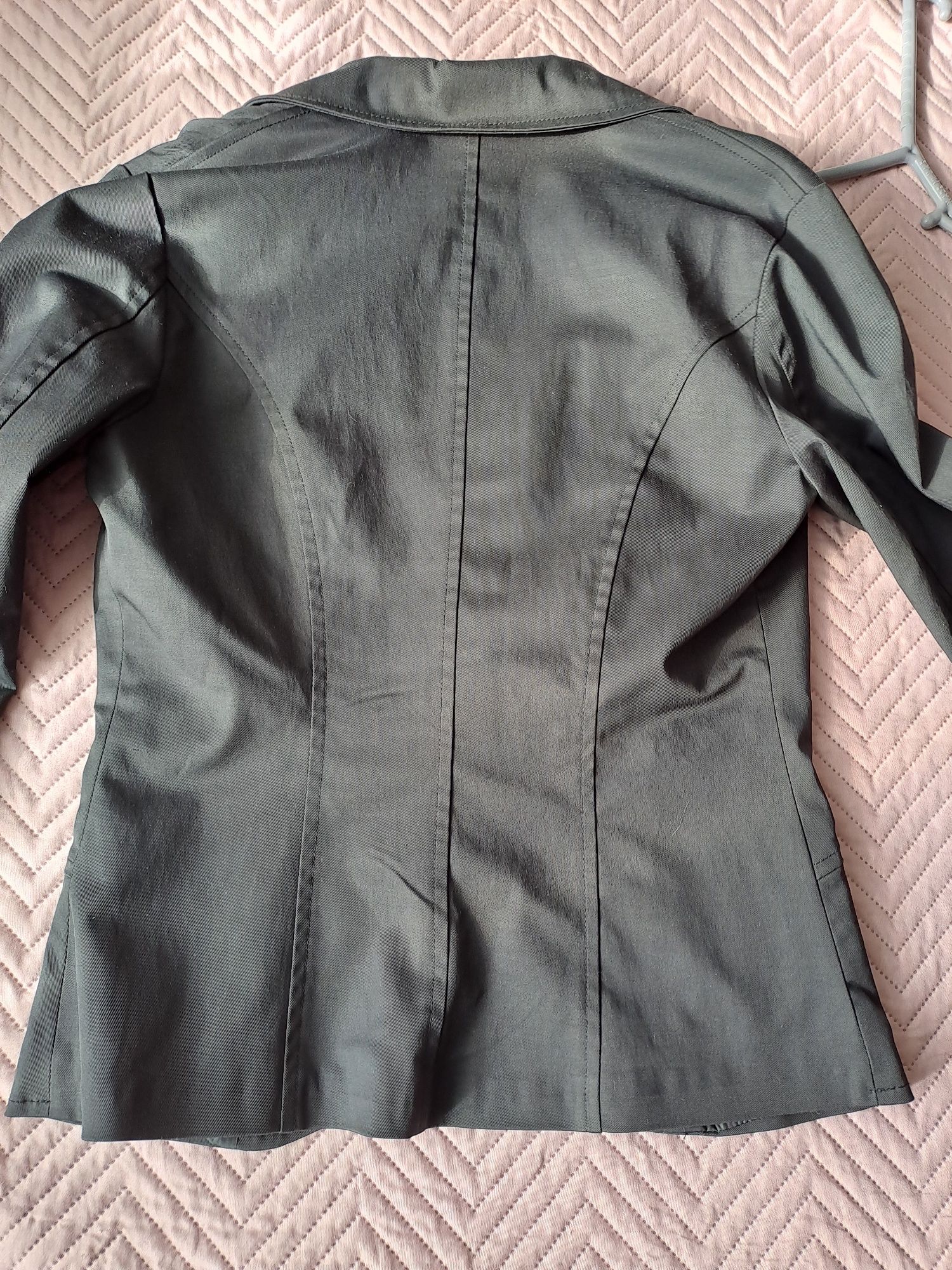Официално дамско сако,черно на цвят,ново без забелележки.