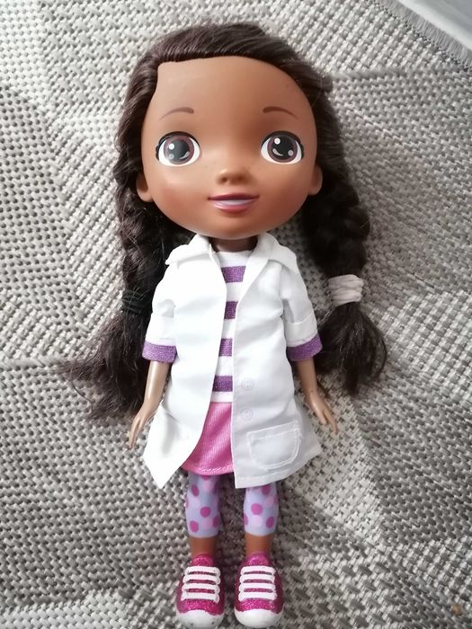 Păpușă doctorița Plusica