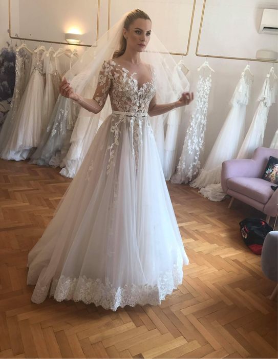 Vand Rochie NOUA de Mireasa Material Top Premium Marimea S