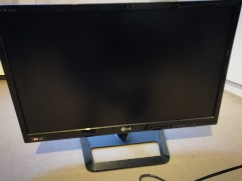 Телевизор-монитор LG 23"- отлично състояние!