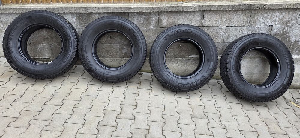 Anvelope M+S   225/75/R16 CP - DOT 4322 / Michelin