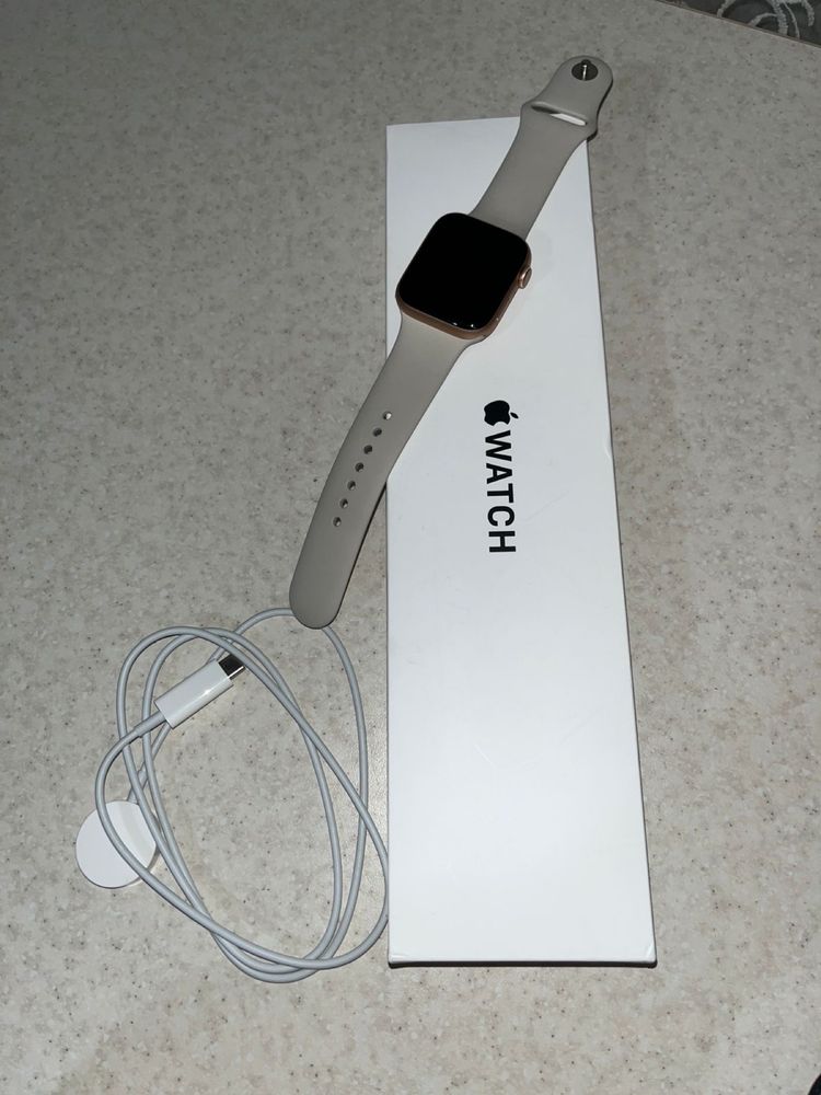 Apple Watch SE 44 mm