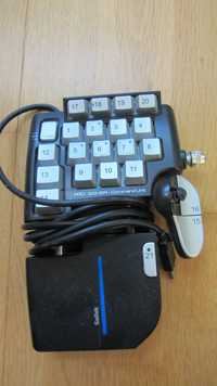 Saitek Pro Gamer Command Unit FPS Control Keyboard GamePad PZ31A