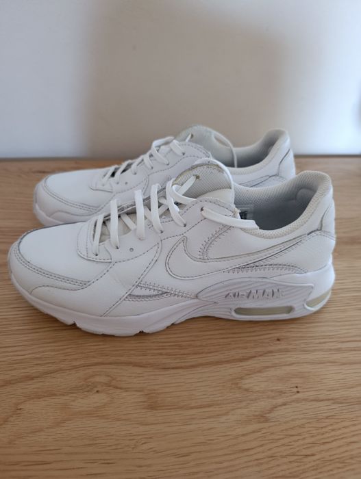 Дамски маратонки Nike AirMax естествена кожа