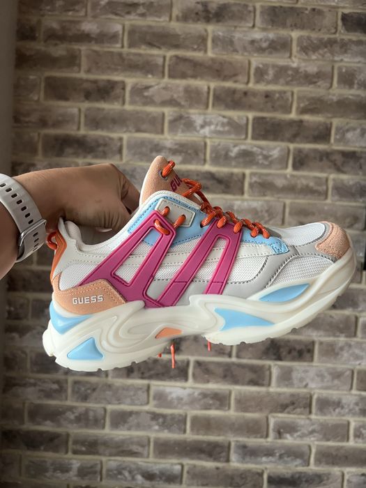 Adidași colorați Guess