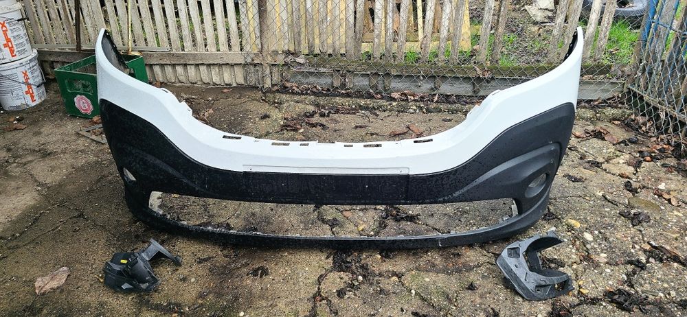 Bara fata Renault Trafic 2013/2017