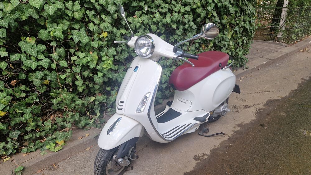 Vand scuter Vespa Primavera 50cc ,  2016 , 8000 km