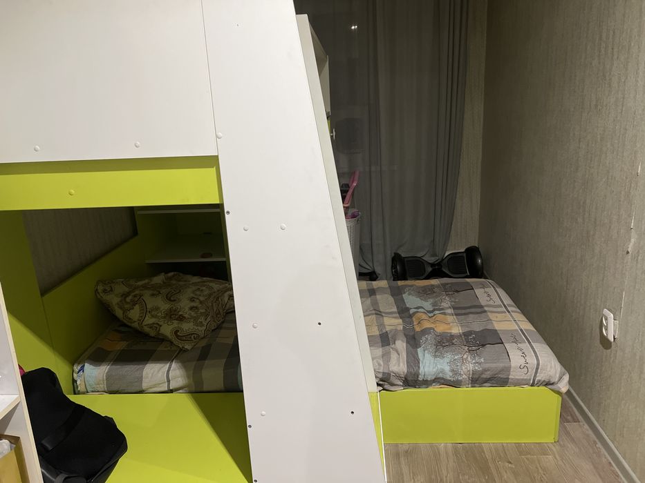 Продам 2х яростную кравать и шкаф