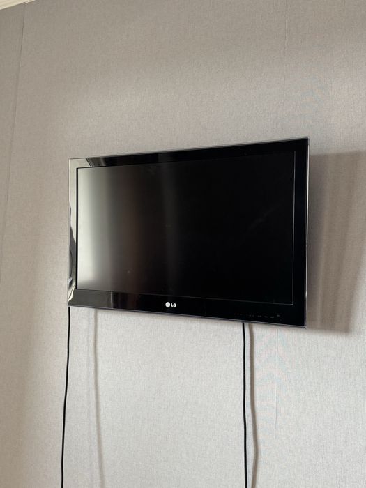 Телевизор LG 32” — LED, без Smart TV