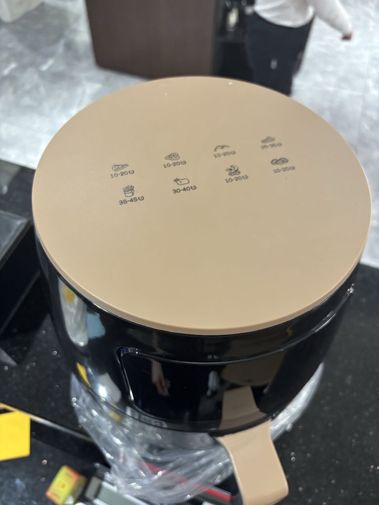Vand Air fryer pentru mai multe detalii sunati