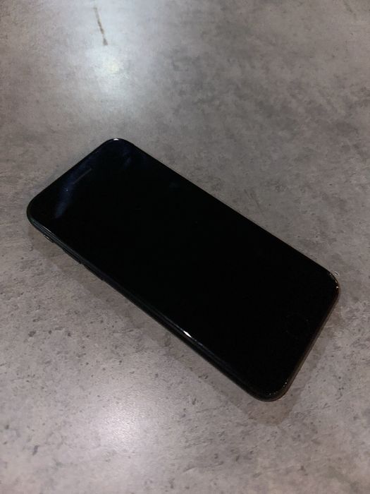 Iphone se нархига арзиди