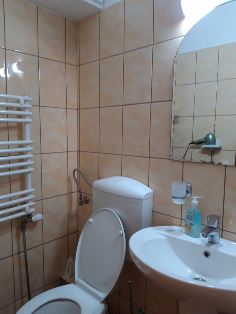 Vand pensiune 250 mp cu 10 camere zona Faleza Nord Constanta