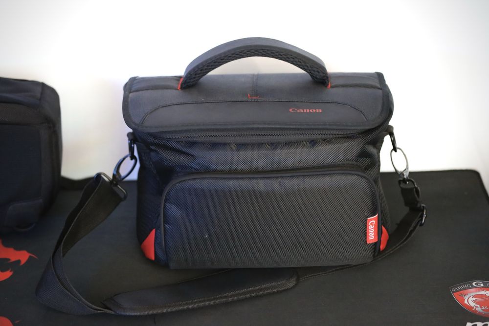 Canon m 50 mark 2 с объективом 18-150 mm