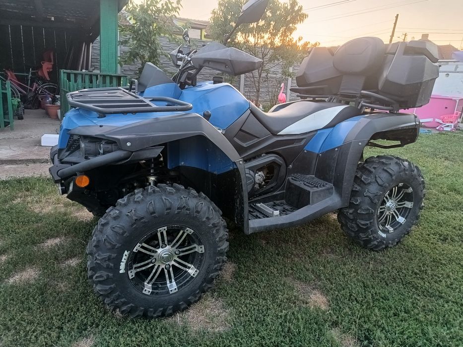 Se vinde ATV CFORCE 550