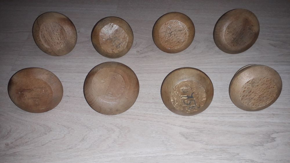 Стари дървени солници за сол и самардала