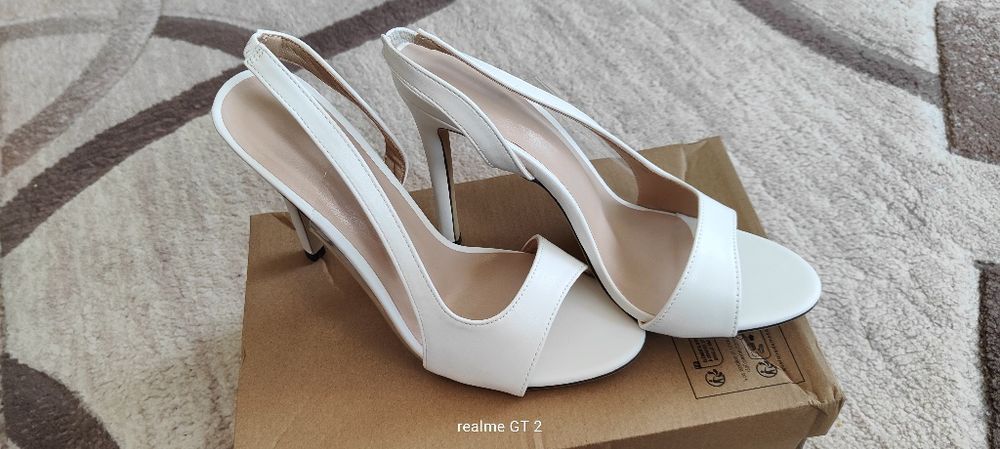 Нови дамски обувки