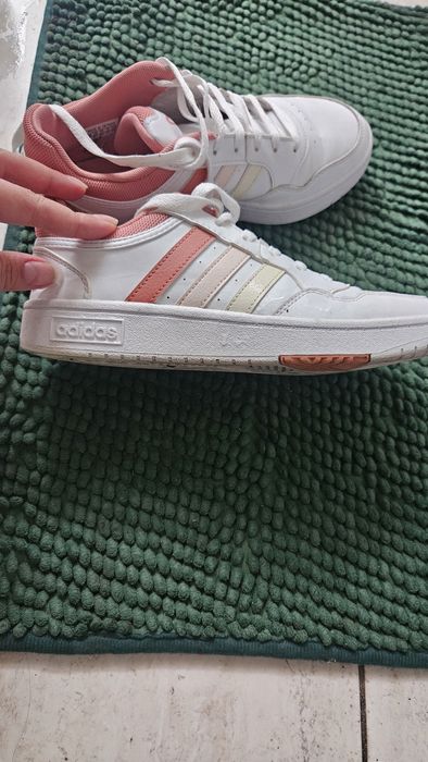 Adidas оригинални кожени обувки