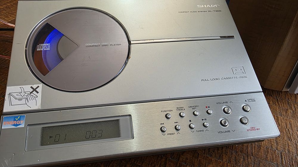 Sistem audio compact Sharp XL-T300