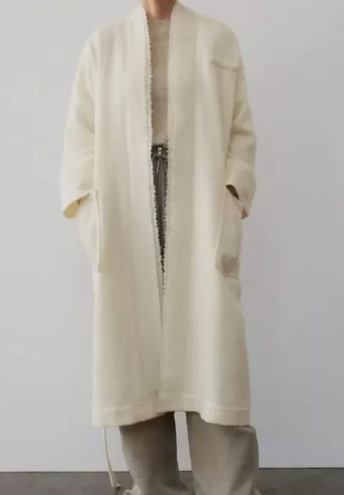 Тънко палто Zara Monteco