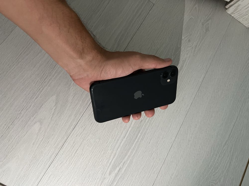 Продам Iphone 11 в хорошем состояний