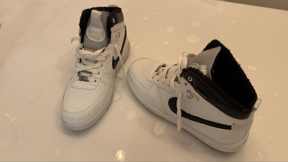 Vand adidasi Nike Lunar Force marimea 43 ieftin