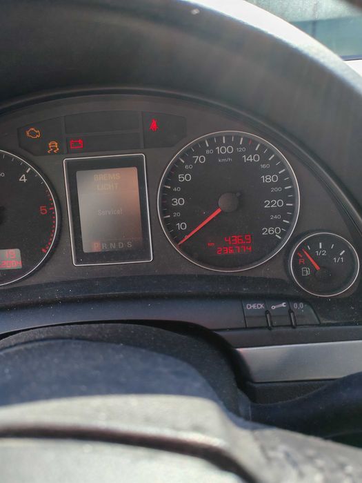 Audi A4 cutie defecta