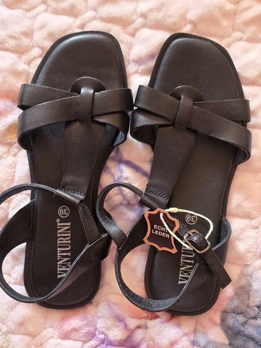 Продам новые сандалии, эко кожа.  Отличного качества. Лёгкие.