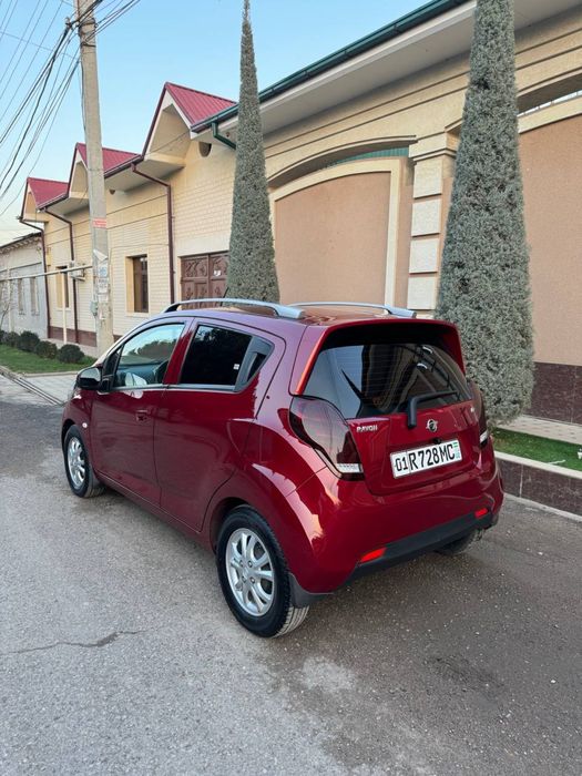 Spark avtamat srochna sotiladi