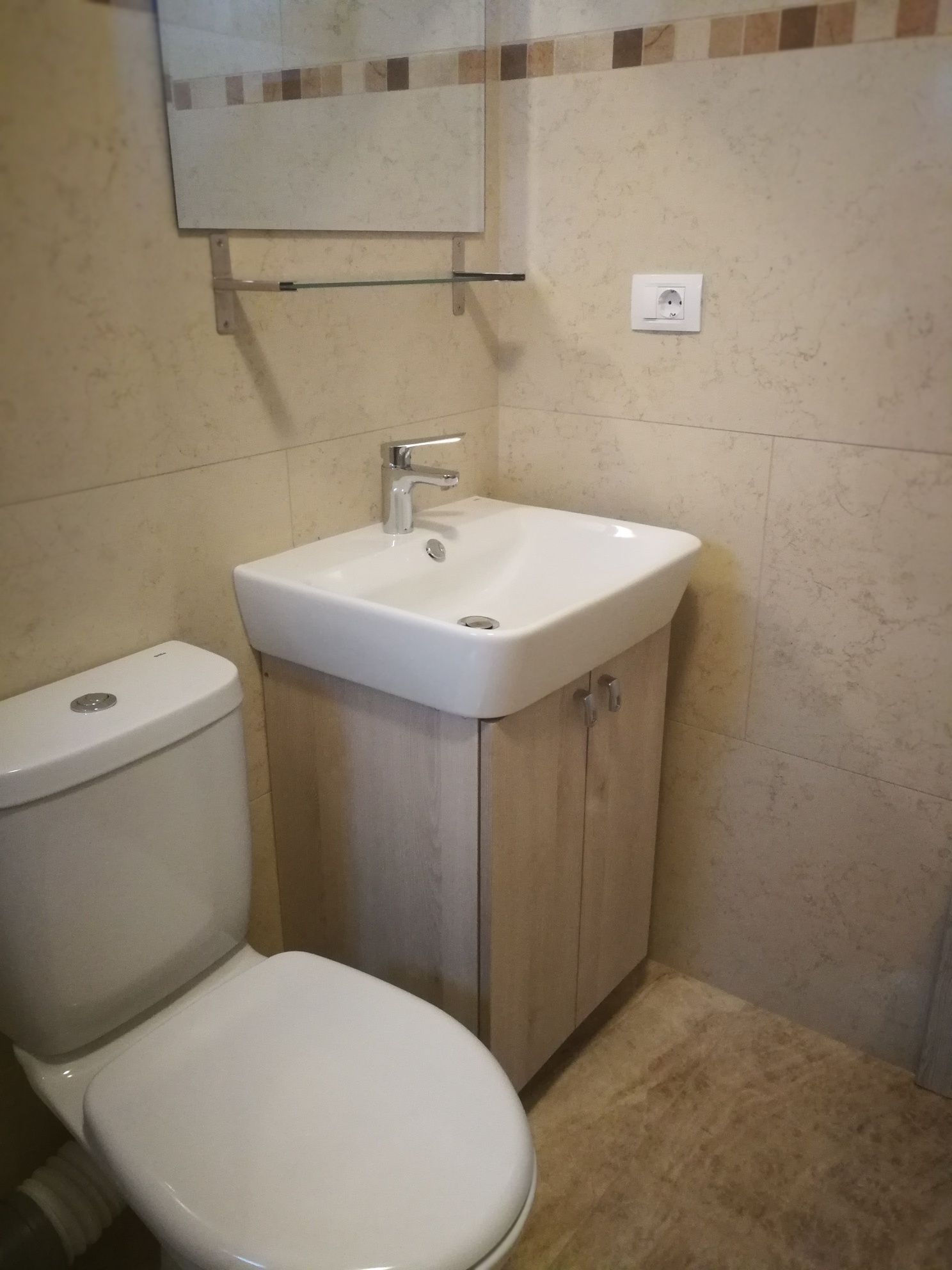 Închiriez apartament cu 1 camera de lux cu terasa Moara de vant