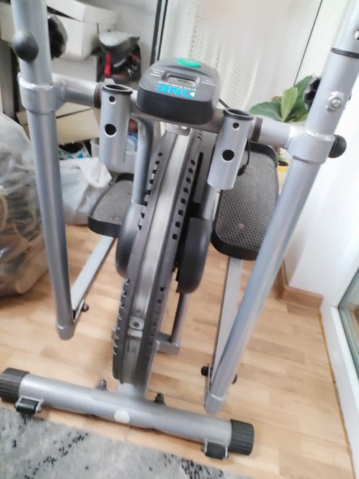 Vând bicicleta fitness