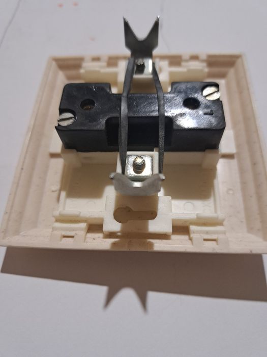 Контактен ключ за осветление