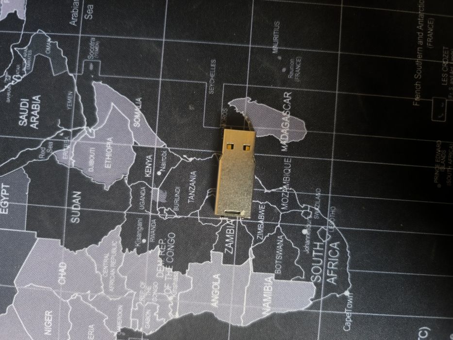 Оригинал флешка 2 ТБ