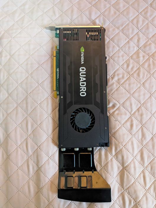 Продавам професионална видео карта Nvidia Quadro K4200