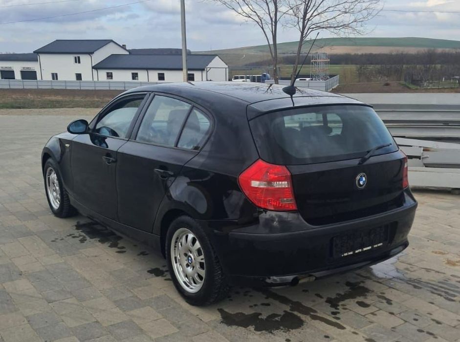 Dezmembrez / Dezmembrari / Piese / Accesorii Bmw seria 1 e87 facelift 2010 negru 1.6 benzina stanga