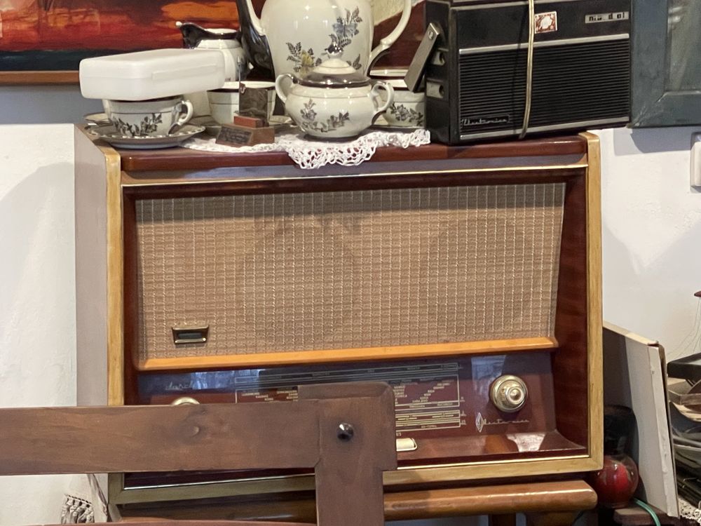 Radiouri vechi cu lampa
