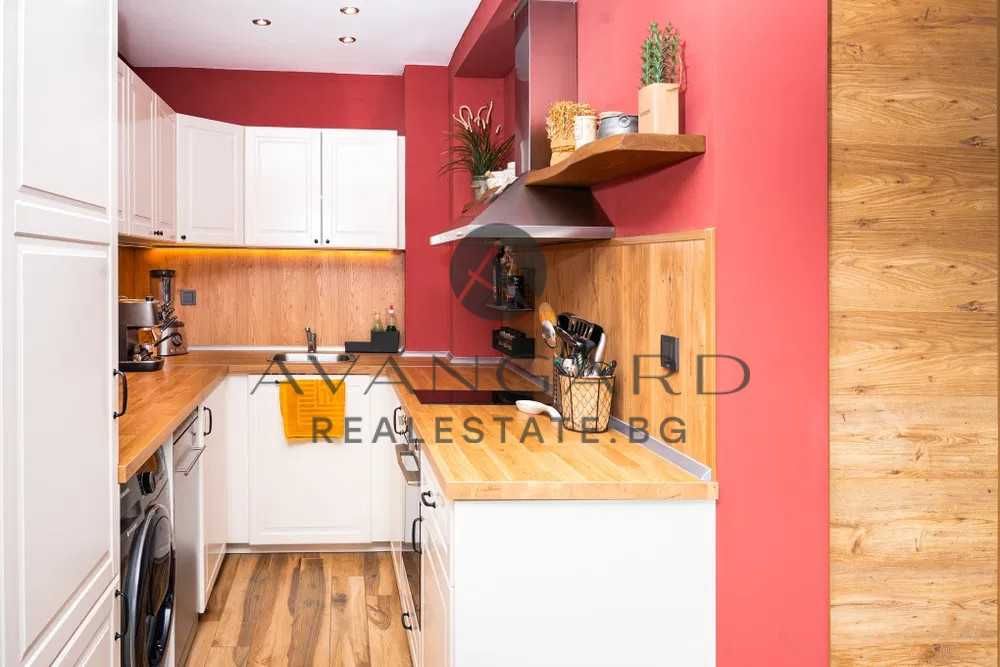 Продава се Тристаен апартамент в Пловдив, Център - 160 кв.м за 2040 €/кв.м - Снимка #3