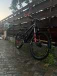 Bicicleta full suspension