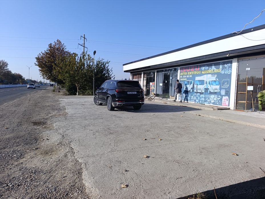 Vobkent tumani M37 yo'lida  joylashgan Savdo do'koni, nonvoyxona, padv