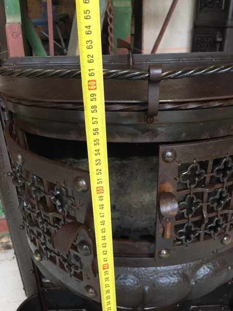 Soba , semineu foarte vechi, deosebit