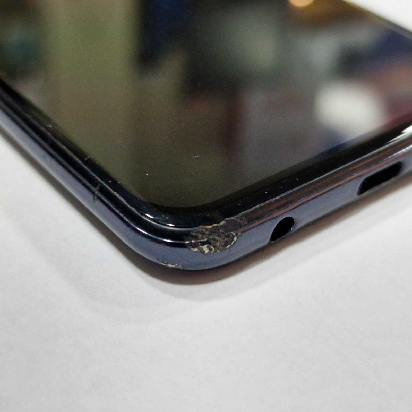 Samsung Galaxy A40 / 64GB / Dual / (SM-A405)