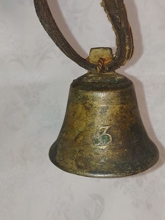 Стари Бронзови Звънчета, Камбанки