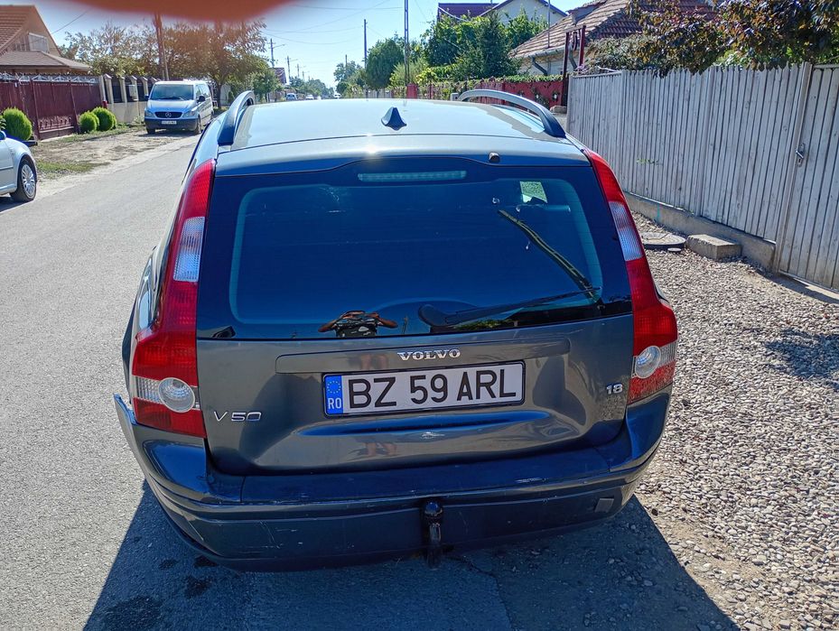 Volvo v50 partea din spate avariata