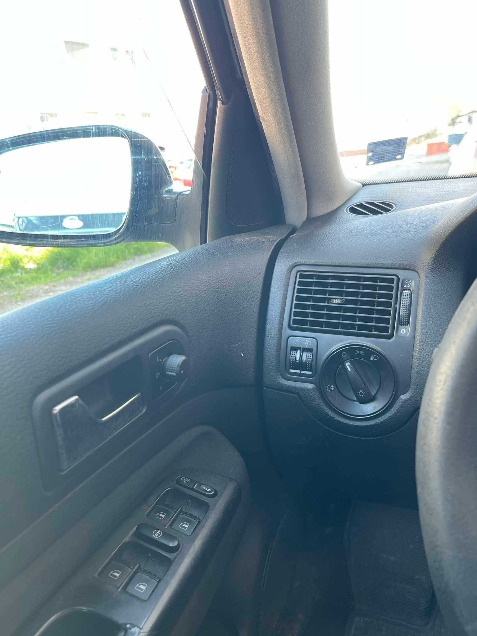 Продавам VW Golf 4 – 1.9 TDI - черен металик