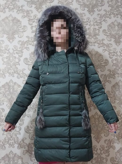 Продам зимний пуховик с шикарным мехом