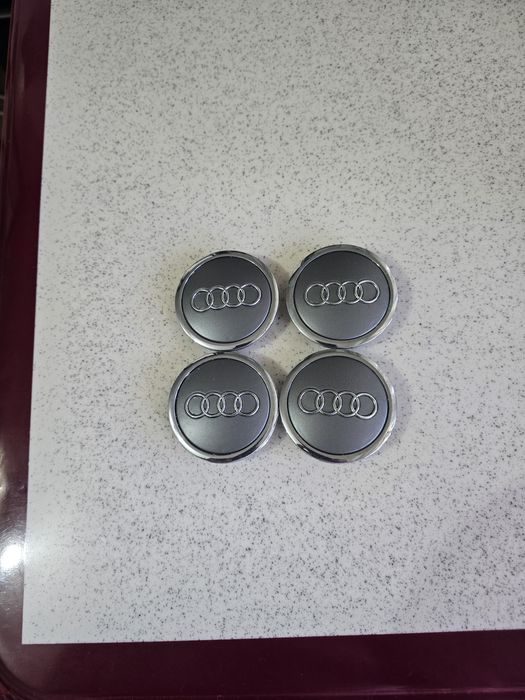 Vând anvelope vara cu jante aliaj Audi A4 B7.