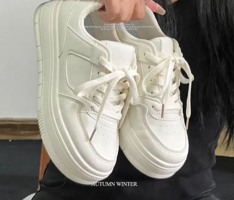 кроссовки новые!!