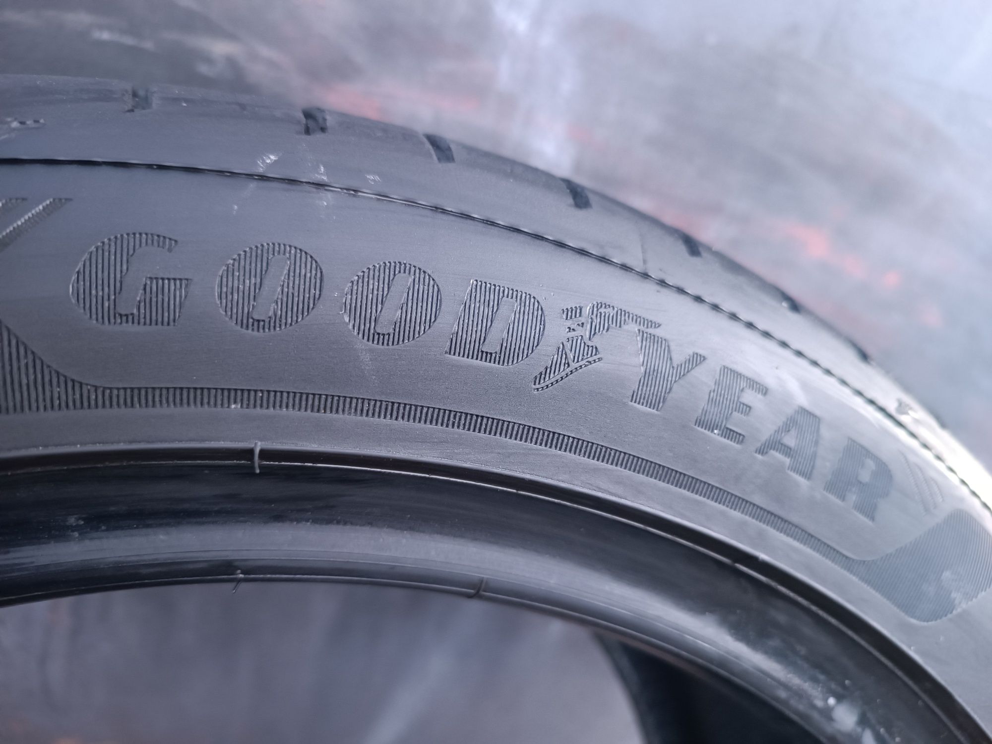 225/45/17 Goodyear Дот 0424