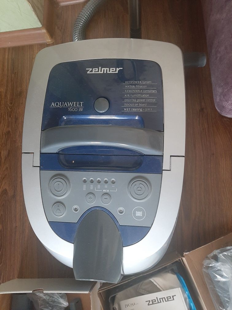 Продам пылесос моющий