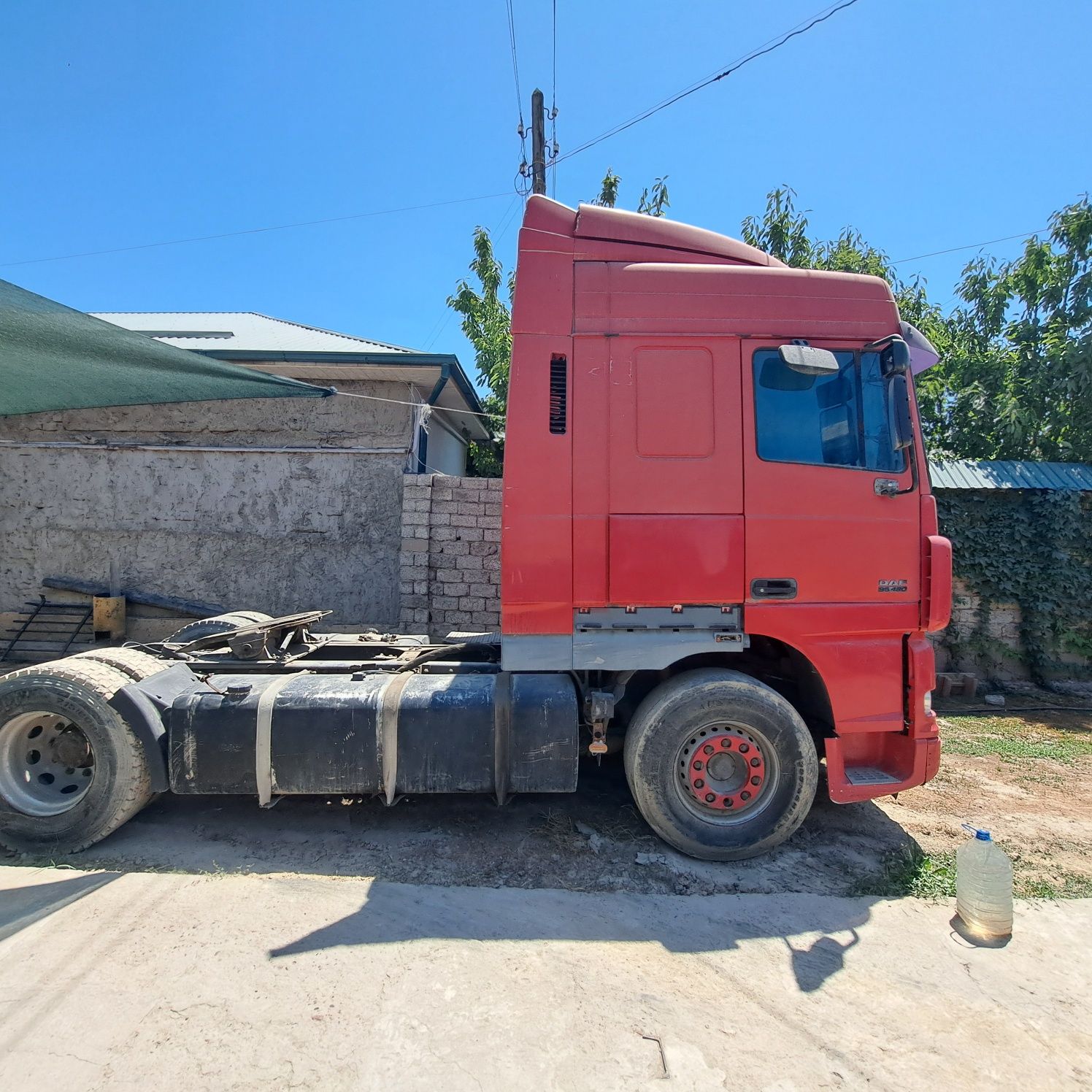 Продам Тягач DAF